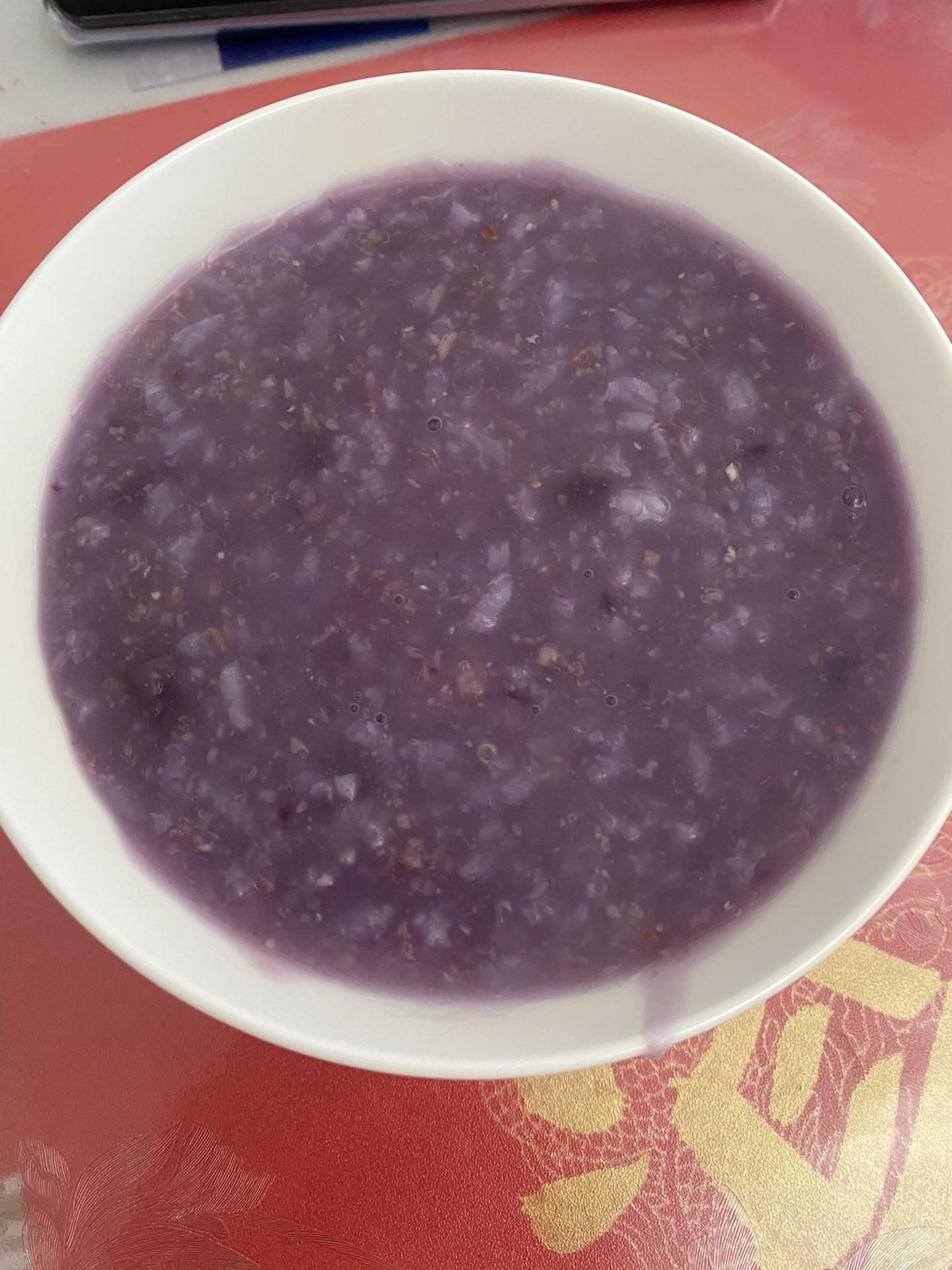 Oatmeal with purple potato