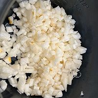 雪梨银耳红枣汤的做法图解1