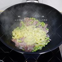 培根豆米炒豆丁的做法图解6