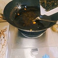 云南野生菌宴席～青椒干巴菌油（爱马仕）的做法图解13