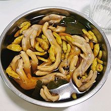 酸辣泡椒鸭爪下酒菜