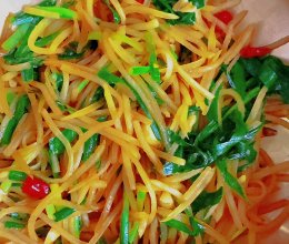 土豆丝炒韭菜的做法