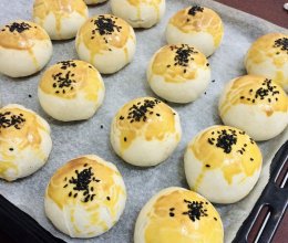 中式传统糕点之蛋黄酥的做法