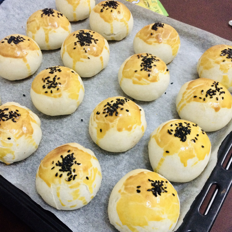 中式传统糕点之蛋黄酥的做法