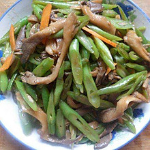 胡萝卜豆角蘑菇盖浇饭