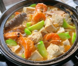 #味达美星厨X小厨中秋团圆宴#鲜虾豆腐煲的做法