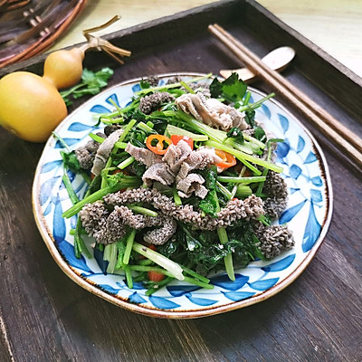 芫爆肚丝，一把香菜成就的美味