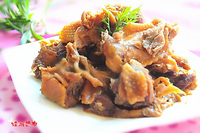 夏日之榆黄菇红烧鸡块