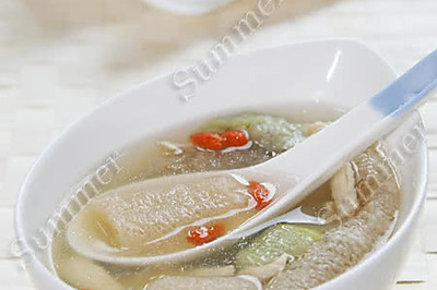 丝瓜竹荪鸡丝汤
