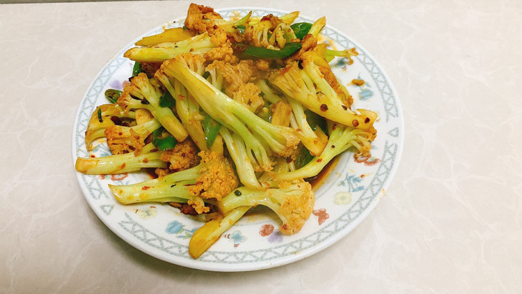 菜花炒肉的做法
