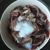 酸辣鸡胗的做法图解2