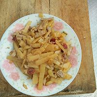 土豆条炒肉的做法图解1