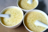 奶香鸡蛋西米粥（冷暖皆宜）的做法