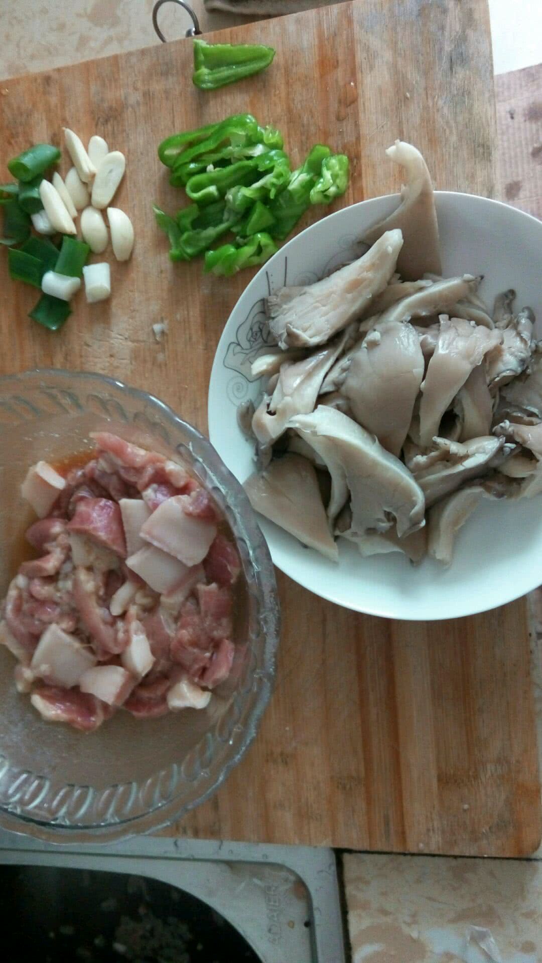 蘑菇炒肉怎么做_蘑菇炒肉的做法_豆果美食