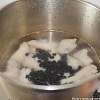补肾黑发的猪蹄黑豆汤的做法图解4