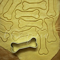 【这个七夕，单身狗的礼物】骨头苏打饼的做法图解11