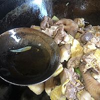 能吃三大碗米饭的～小鸡炖土豆的做法图解14