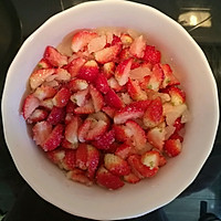 百香果草莓酱的做法图解2