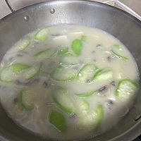 #寻味外婆乡 香满中秋宴#丝瓜黄鱼汤，三个字，鲜鲜鲜的做法图解5
