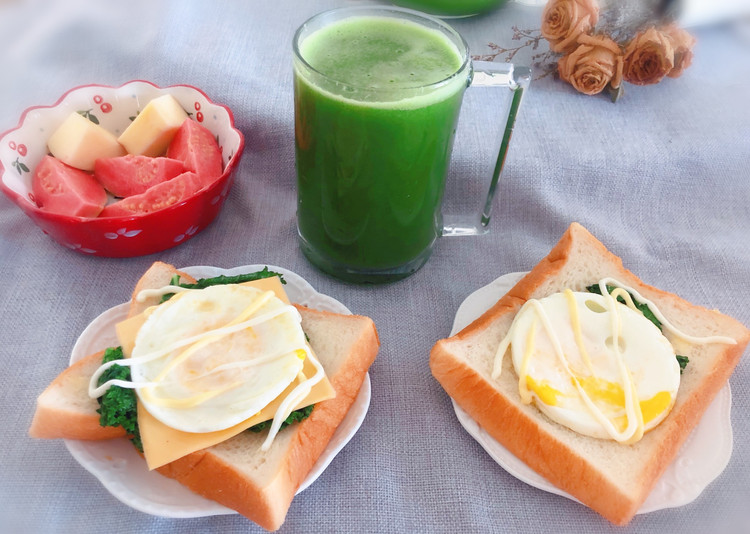 营养快手早餐 开放式三明治➕羽衣甘蓝汁的做法