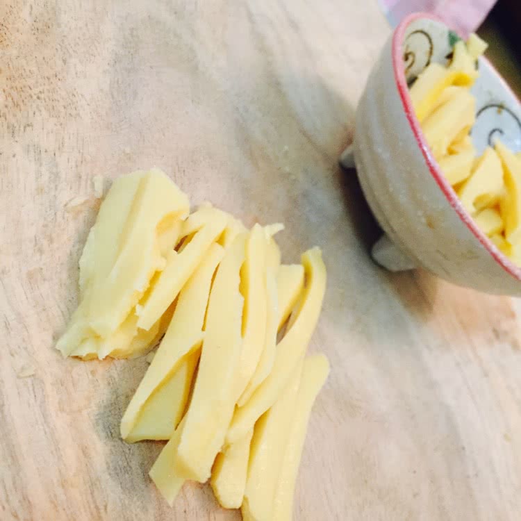 胡萝卜猪皮肉冻