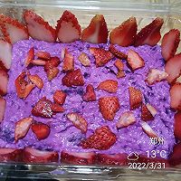 #带着美食出去浪#草莓芒果紫薯酸奶盒子蛋糕的做法图解3