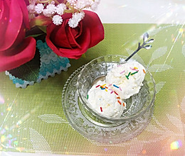 浓郁大白兔酸奶冰淇淋的做法