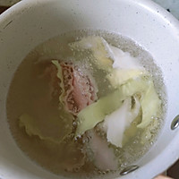 8个月以上辅食–肉松茄子花边面的做法图解2