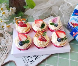 #安佳新年聚会食谱#草莓纸杯蛋糕的做法