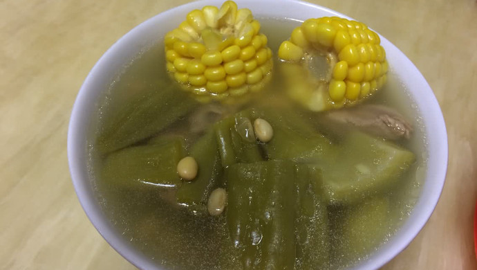 苦瓜玉米排骨汤
