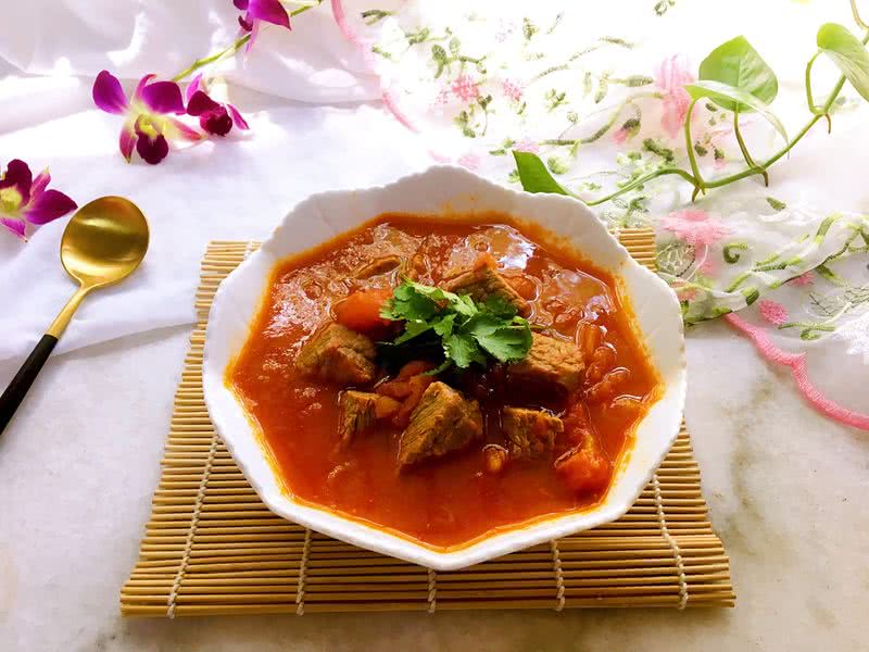 Stewed beef with tomato