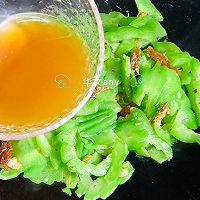 豆鼓鲮鱼炒苦瓜的做法图解7