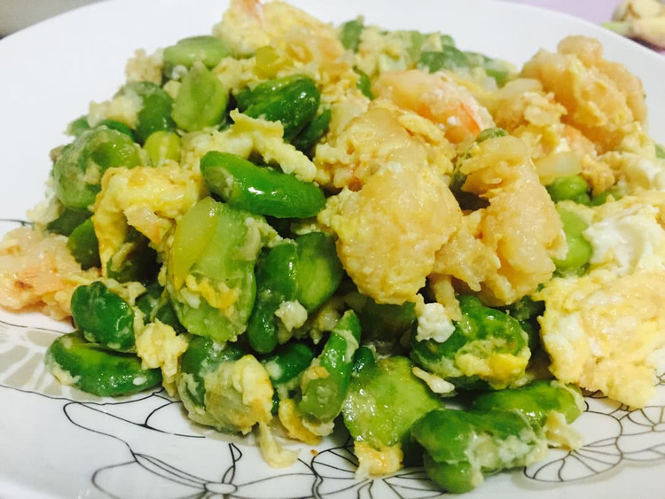 蚕豆虾仁烘蛋，植物蛋白VS动物蛋白，营养美味吃起来的做法