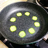 黄瓜贴面玉子烧的做法图解4