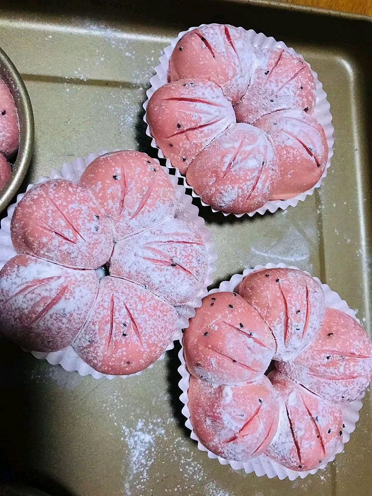 樱花火龙果软欧面包的做法