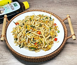 #万物皆可搭#家常快手菜：香辣时蔬炒面，美味乌冬面的做法