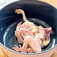 #美味开学季#黑牛肝菌鸽子汤的做法图解6