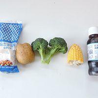 西兰花玉米土豆沙拉的做法图解1