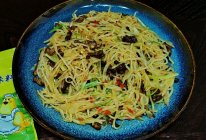#零腹担吃夜宵#土豆丝炒肉的做法