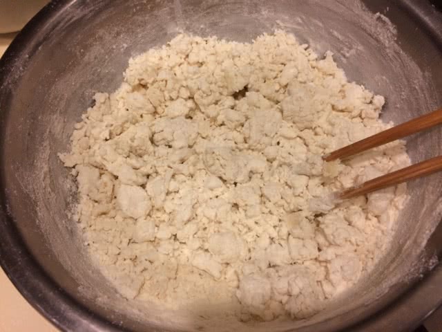 感恩节烤火鸭之二--烫面荷叶饼的做法图解1