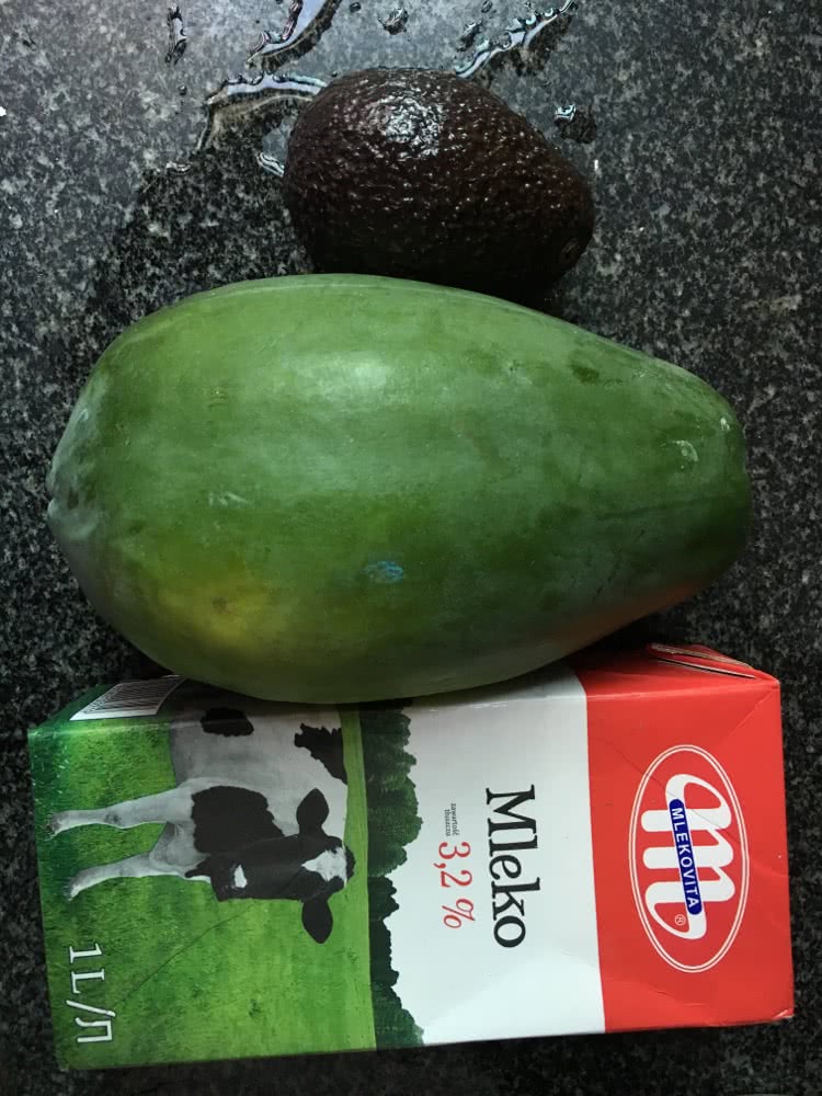 木瓜牛油果奶昔的做法图解1