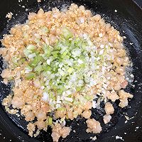 虾仁蛋饼的做法图解4