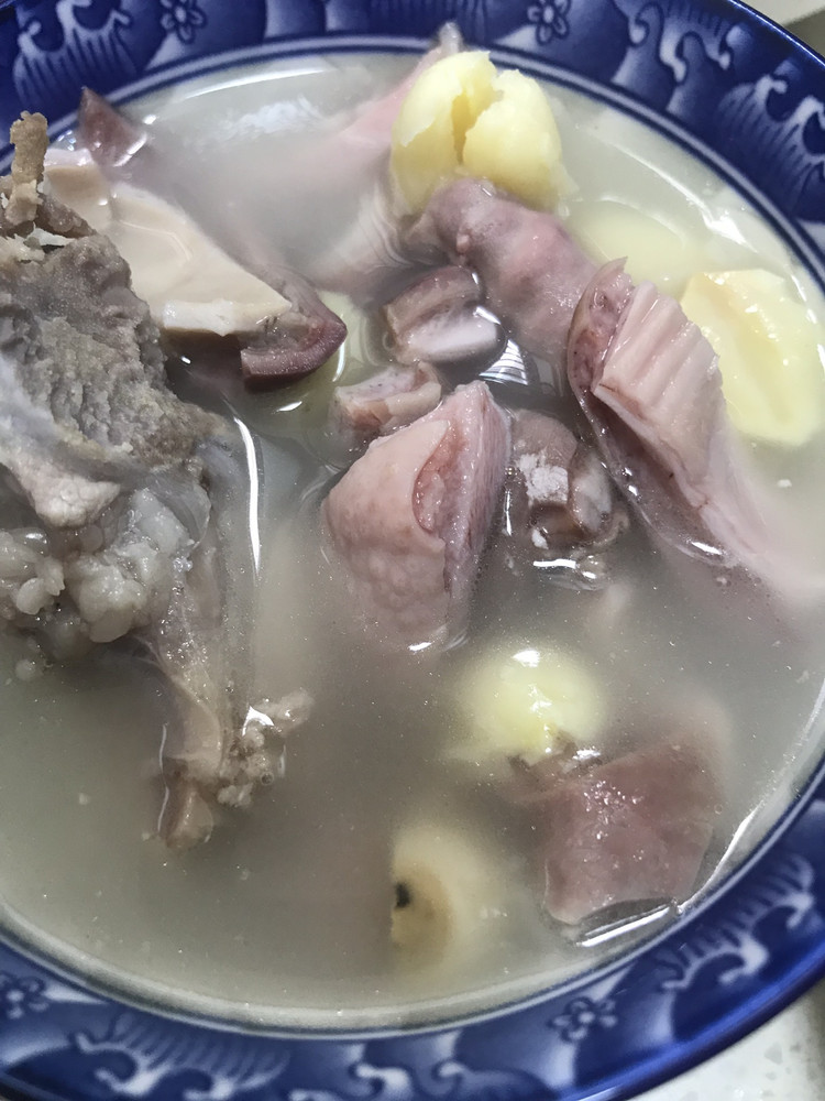 莲子龙骨猪肚汤（含清洗猪肚步骤）的做法