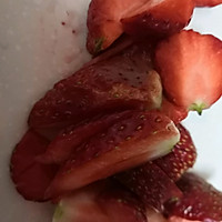 草莓奶油杯子蛋糕的做法图解7