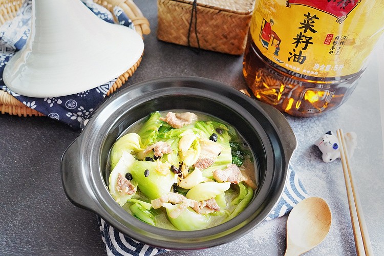 豉香虾皮五花肉芥菜煲的做法