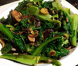 豆豉鲭鱼莴笋叶～10分钟快手菜的做法