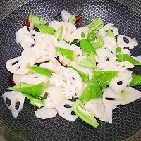 #我的养生日常-远离秋燥#炝炒藕片的做法图解9