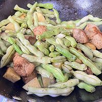 #解腻开胃就吃它#能让你吃两碗饭的大块肉焖土豆豆角的做法图解6