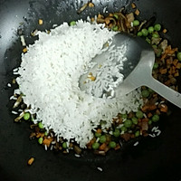 熏肉豌豆糯米饭（电饭煲版）的做法图解5