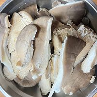 #异域美味 烹饪中式年味#香炸蘑菇的做法图解2
